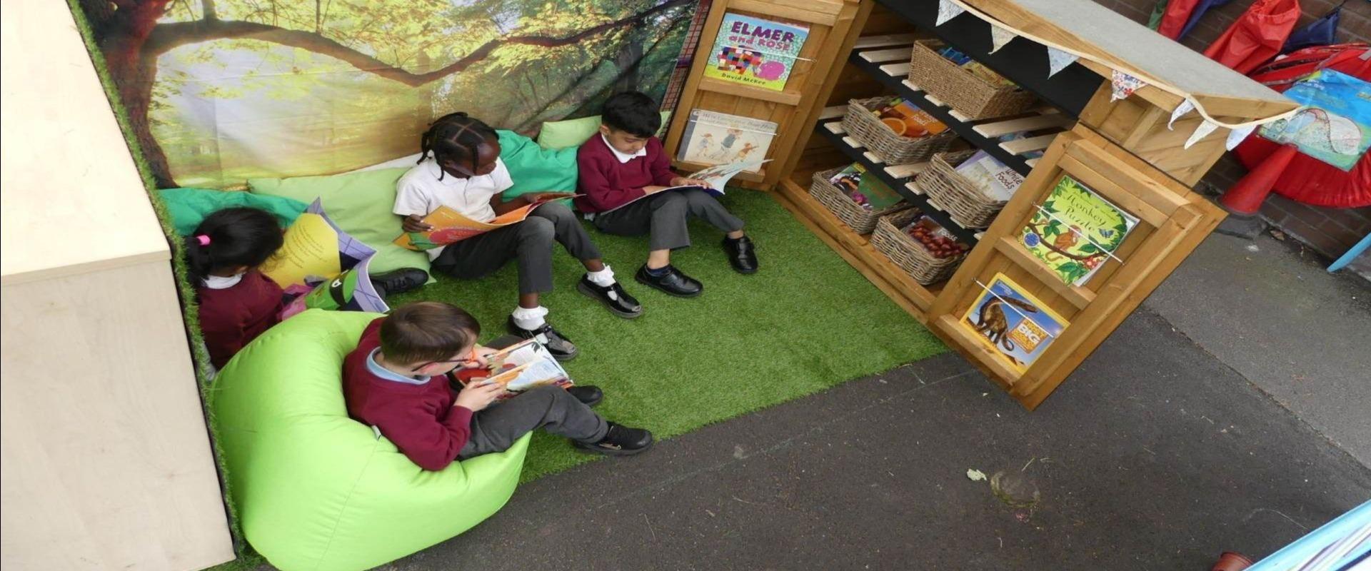 001EYFS_Reading_Shed.jpg